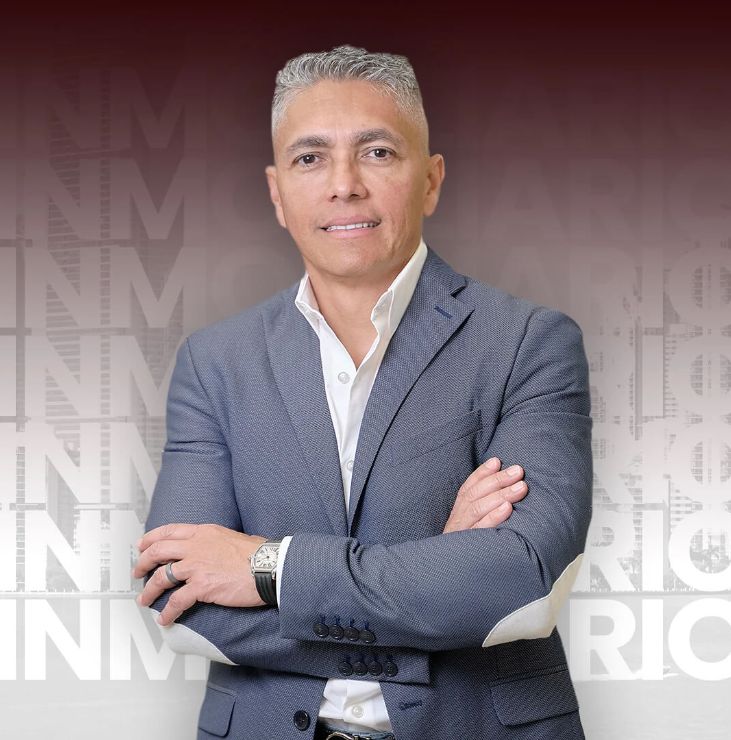 VICTOR  HERNANDEZ